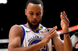 开云体育登录-勇士遭遇连败，库里状态低迷，明星球员受伤困扰