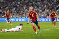 开云体育中国-关于欧洲赛场上球队争夺胜负，比分紧张激烈的信息