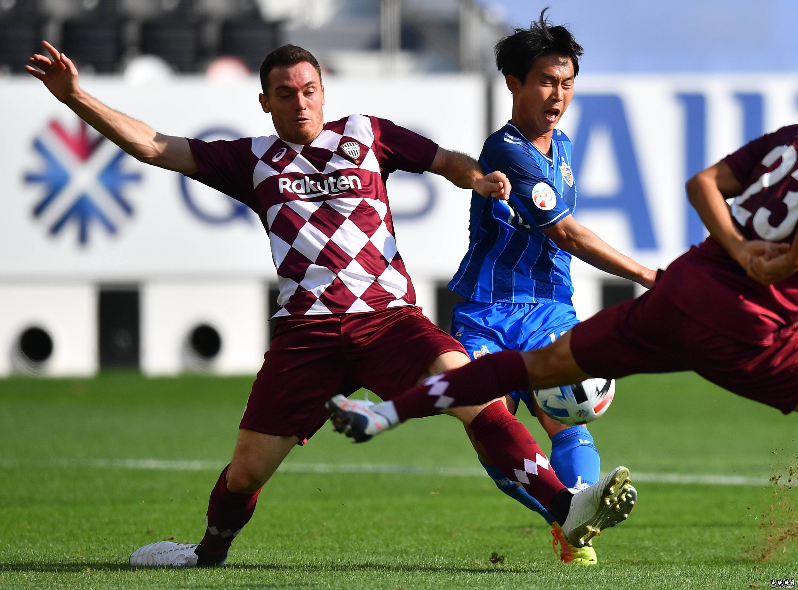 比赛紧张刺激,球队士气高昂 比赛紧张刺激,球队士气高昂