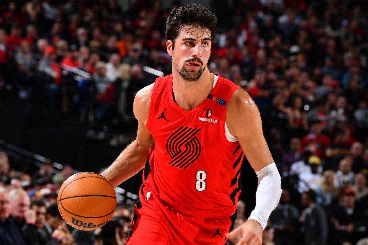 开拓者主帅赞扬球队团结合作精神 开拓者主帅赞扬球队团结合作精神