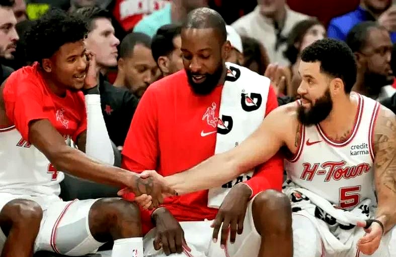 包含火箭遭遇连败，保罗状态低迷成焦点的词条