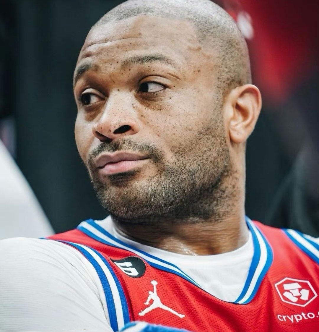 包含爵士队大胜篮网，饼王仍带伤出战表现抢眼的词条