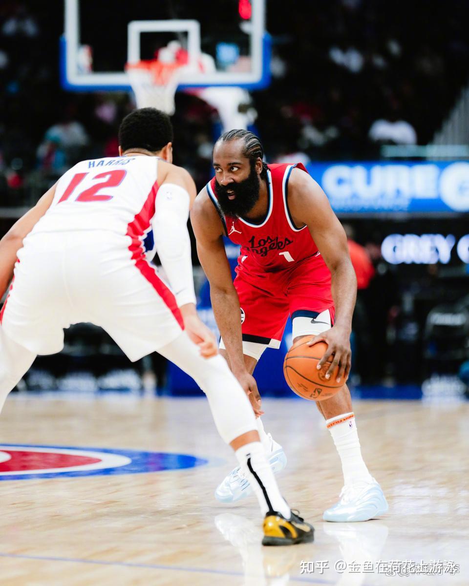 骑士客场击败快船，终结两连败