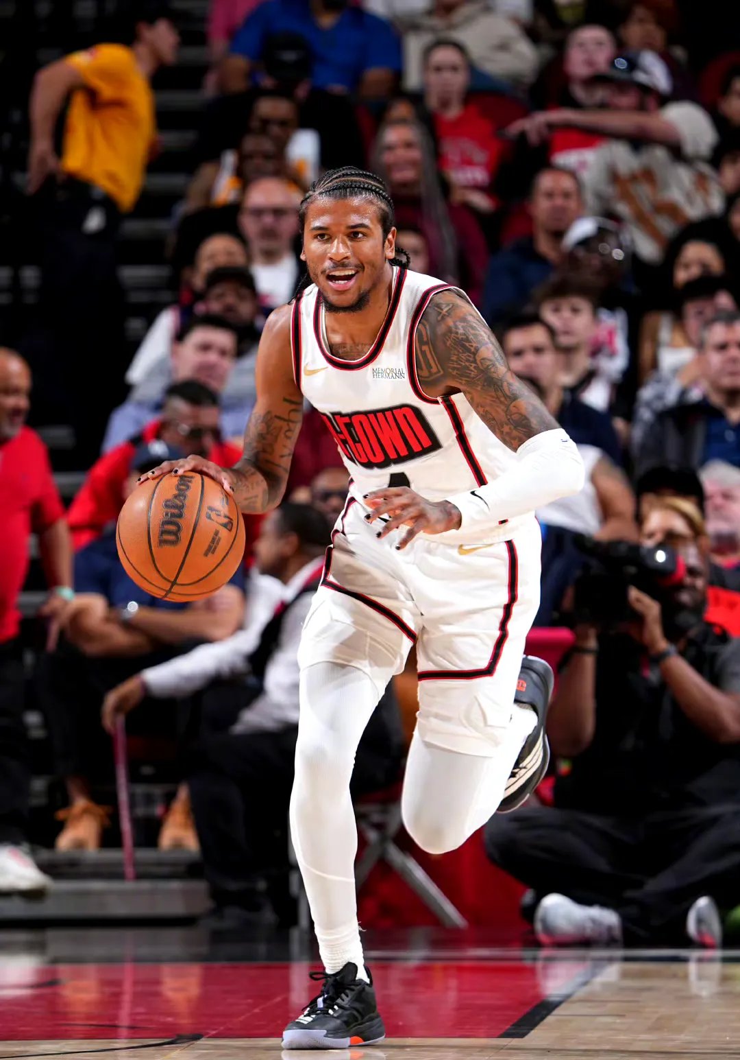 76人战胜马刺，豪取七连胜