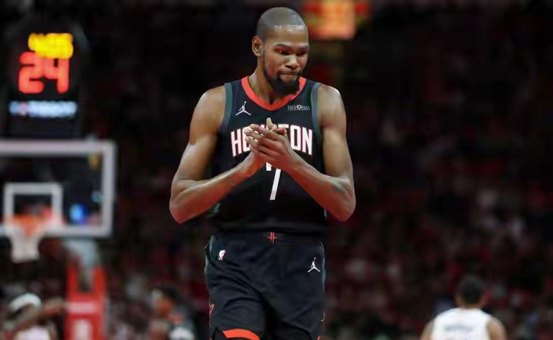 上海队碾压爵士,杜兰特关键制胜 上海队碾压爵士,杜兰特关键制胜