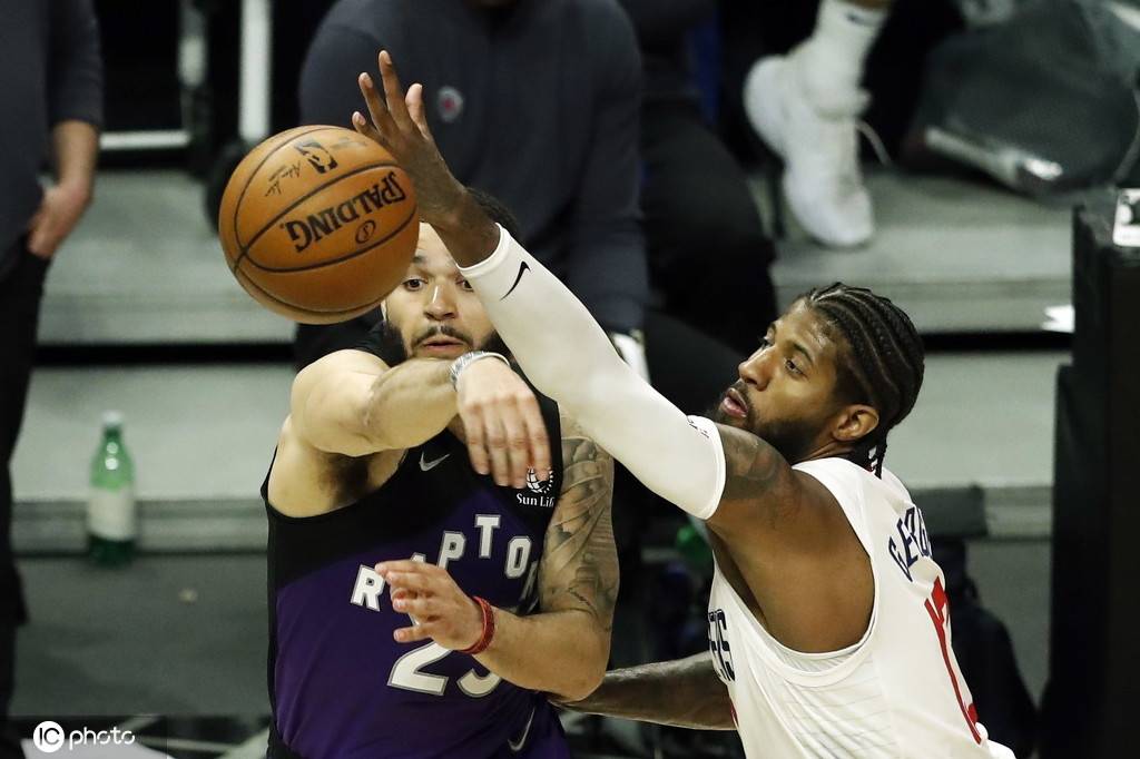 江苏队险胜猛龙,乔治带队取胜 江苏队险胜猛龙,乔治带队取胜